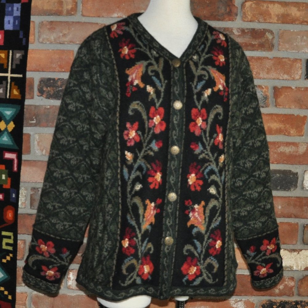 Embroidered Floral Button-Front Cardigan Sweater - Green/Black